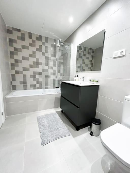 Apartamento De Cuatro Habitaciones En Talavera Talavera de la Reina Eksteriør bilde