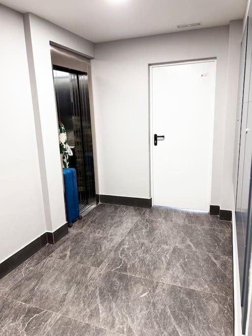 Apartamento De Cuatro Habitaciones En Talavera Talavera de la Reina Eksteriør bilde