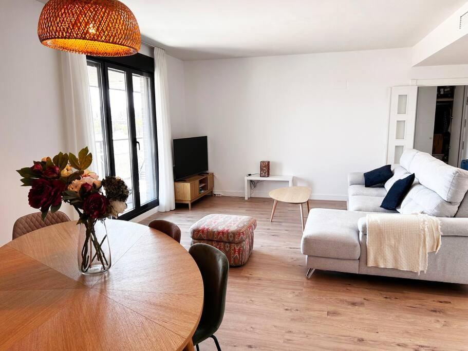 Apartamento De Cuatro Habitaciones En Talavera Talavera de la Reina Eksteriør bilde